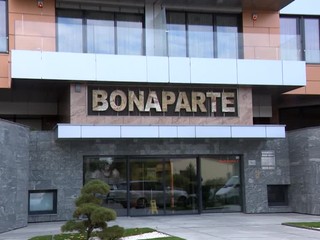 Alena Zs. mala Zoltána A. požiadať, aby upratal stopy po firme Bašternáka, píše Denník N