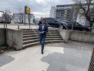 Vyšetrovateľ predvolal Roberta Kaliňáka pre kauzu poľovníckej chaty: Čo povedal po výsluchu?