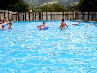 Muž vyšiel z bazéna, zomrel