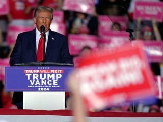 EÚ obviňuje USA z porušenia obchodnej dohody, hrozia odvetné opatrenia, hovorí Lange