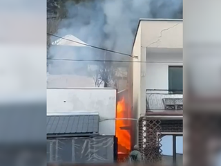 Plamene zničili kotolňu: Majiteľ domu v Makove sa zranil pri snahe uhasiť požiar