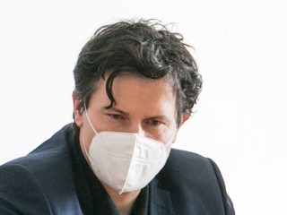 Do strany Petra Pellegriniho vstupuje bývalý riaditeľ NCZI, Róbert Suja