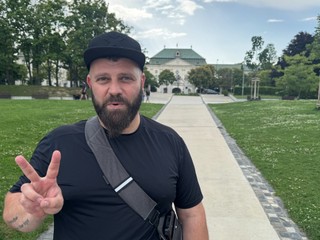 Údajný líder prevratu na Slovensku bol v Bratislave. Fico o prevrate klamal, reaguje opozícia