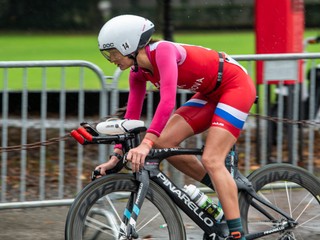 Slovenská športová senzácia: Reprezentantka Nikola Čorbová je vicemajsterkou sveta v duatlone