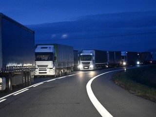 Europoslanci schválili nové pravidlá pre autobusy a nákladiaky