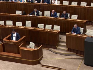 Koaličná kríza pokračuje a na konci sa spočítajú poslanci. Boris Kollár naznačil, že menšinovú vládu nechce