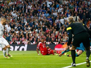Real pokoril obhajcu trofeje Bayern v semifinále Ligy majstrov gólom Benzemu