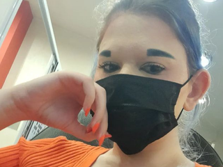 TOTO je žena s najväčšími perami na svete: Čoskoro si ich zväčší po 27-krát!