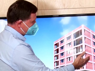 Po výbuchu plynu v prešovskom paneláku ostali len základy. Mali by na nich vybudovať novú bytovku