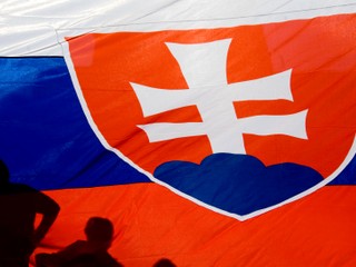 Rozdiely medzi Slovenskom a Slovinskom. Ešte aj premiéri odstúpili v rovnaký týždeň