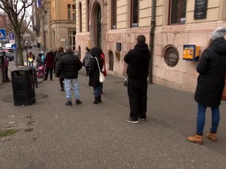 Zväz obchodov na Slovensku žiada zmenu vyhlášky. Nechcú, aby mali ľudia s pozitívnym testom prístup do obchodu