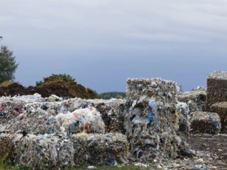 Na nelegálnu skládku upozorňujú mestskí poslanci niekoľko mesiacov. Spoločnosti hrozí pokuta až 250 tisíc