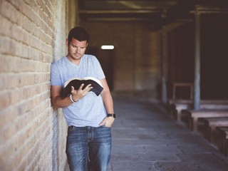 Neuveriteľné! TOTO by sa vám stalo, keby ste čítali 6 minút denne