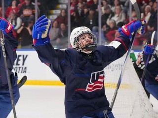 Kanadským mládežníckym hokejistkám nevyšlo ani tretie domáce finále