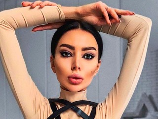 Vďaka plastikám chce vyzerať ako Kardashianka: Alena, si ako z hororu, píšu jej ľudia