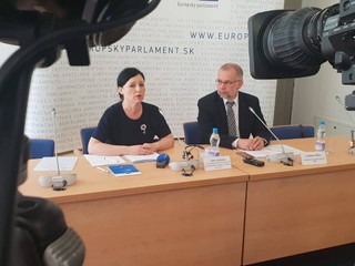 O vražde Kuciaka mám len toľko informácií ako slovenská verejnosť, tvrdí eurokomisárka Jourová