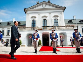 Šatan podpísal zmluvu so Slovanom