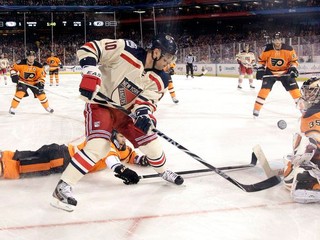 Rangers vo Winter Classic zdolali Philadelphiu, gól Handzuša