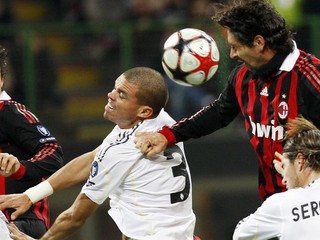 Známi prví štyria osemfinalisti Ligy majstrov