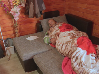 Muž po porážke sa nemal kam vrátiť. Na umiestnenie do zariadenia je potrebný posudok