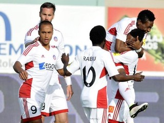 Nespáľ túto šancu! Futbalová liga štartuje na HUSTE.tv zadarmo