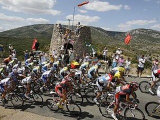 Domáci Voeckler vyhral 5. etapu, na čele stále Cancellara