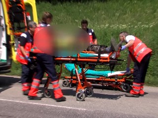 Záhadná nehoda motorkára. Zranený bol na mieste, mašina nie