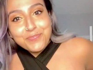 Obliekla si sexi top, ktorý vraj sedí aj oblým ženám: Poriadne vás pobaví, ako v ňom vyzerá!