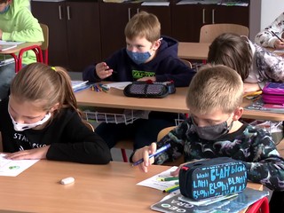 Aká je situácia v školách? Na Kysuciach už jednu zatvárajú, v Bratislave je taká, ktorá mala od septembra len dve triedy v karanténe