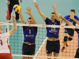 Slováci prehrali so Španielmi 1:3, ženy si poradili s Maďarskom