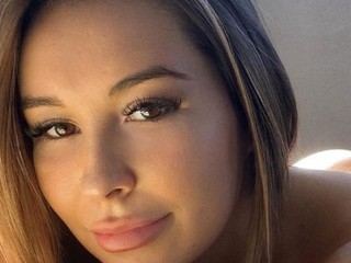 FOTO: Obdarená modelka si dokonale užíva relax