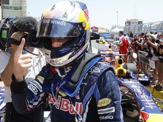 Vettel trinástykrát v sezóne z pole position