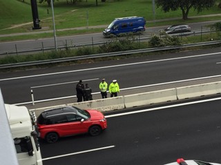 Bratislavský obchvat v Petržalke smerom na Lafranconi je uzavretý