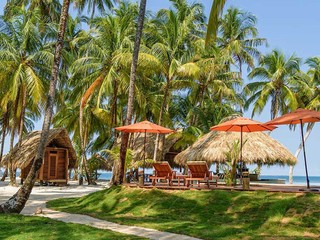 Polícia upozorňuje na podvodníkov.  Dovolenku zadarmo nedostanete