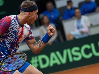 Slováci porážajú Rumunov a postupujú do baráže o Finals