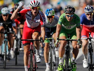 Uprchlíkov dostihli pred páskou, Sagan tretí