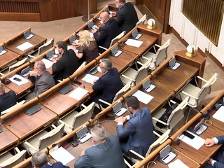 Pokračuje boj o referendum. Strana Smer na vládu podala návrh na potrebnú zmenu zákona