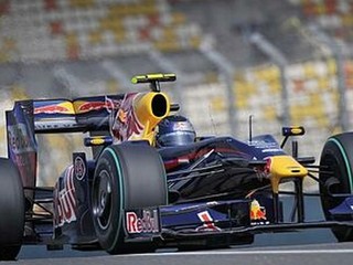 Vettel po druhýkrát v živote z prvého roštu