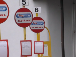 Stanica v Snine je bez toaliet, cestujúci na problém upozorňujú roky