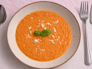 Krém z pečenej zeleniny s fetou a opečenou ciabattou