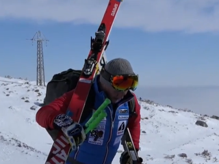 Je rýchlikom na lyžiach, je Slovák a na Svetovom pohári vo Švédsku získal šieste miesto