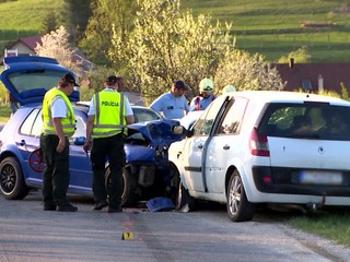Tragická nehoda pri Žiline. Na miesto prišiel farár, aby dal posledné pomazanie