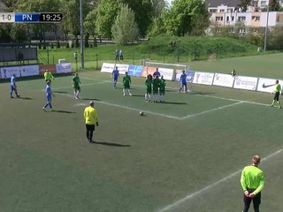 TENTO brankár trhá siete