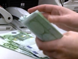 Nízke úroky a dostupné hypotéky sa podpísali pod vysoké ceny nehnuteľností. Odborníci sa boja realitnej bubliny