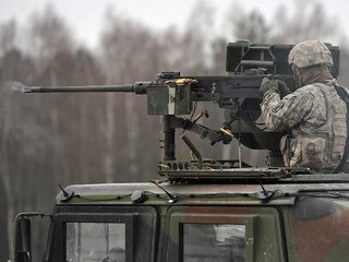 Kyjevský autoservis prerába ukoristené ruské ťažké zbrane