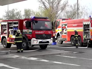 Východná D1 je uzavretá. Dôvodom je únik chemikálie