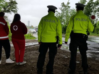 Viete poskytnúť prvú pomoc? Policajti v Bratislave zastavovali šoférov