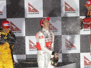 F1: Štart novej éry, v Austrálii miernym favoritom Mercedes