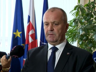 Minister Peter Gajdoš podal na poslanca Milana Krajniaka trestné oznámenie