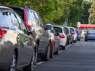 Odzvoní spaľovacím motorom po roku 2035? Europolitici pripúšťajú zmenu